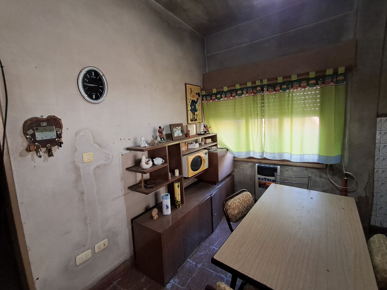 LOCAL COMERCIAL "SANTA TERESITA", HISTORICO EN LA ZONA, MAS CASA, MAS COCHERA, LOTE LIBRE.