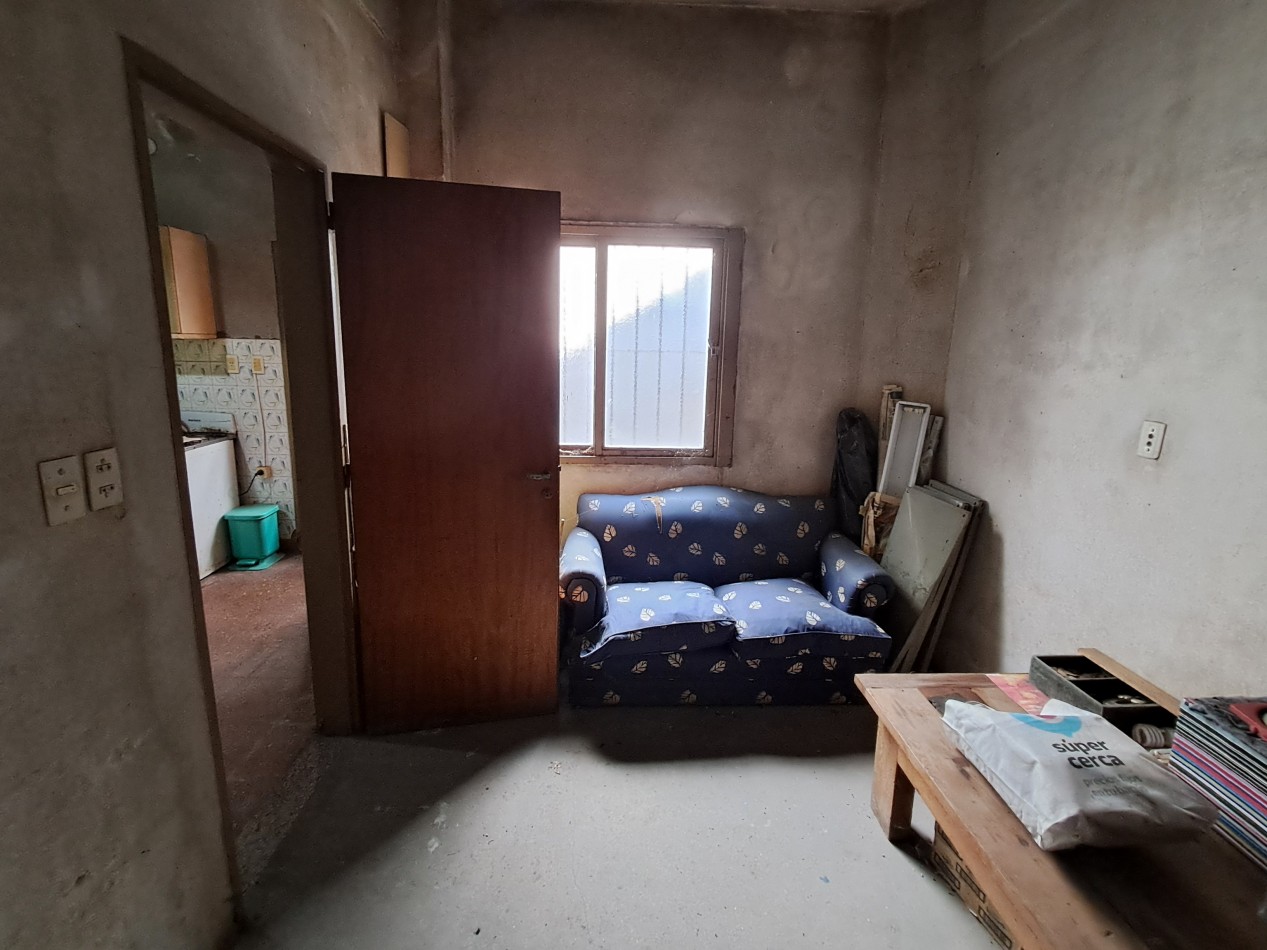 LOCAL COMERCIAL "SANTA TERESITA", HISTORICO EN LA ZONA, MAS CASA, MAS COCHERA, LOTE LIBRE.