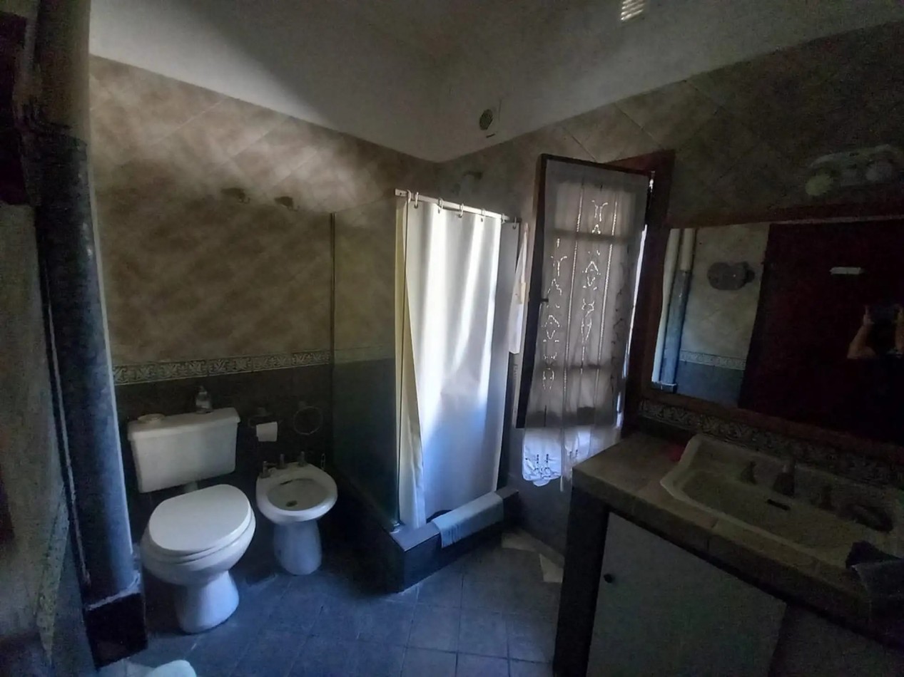 CASA CON PARQUE, Y CALIDOS AMBIENTES