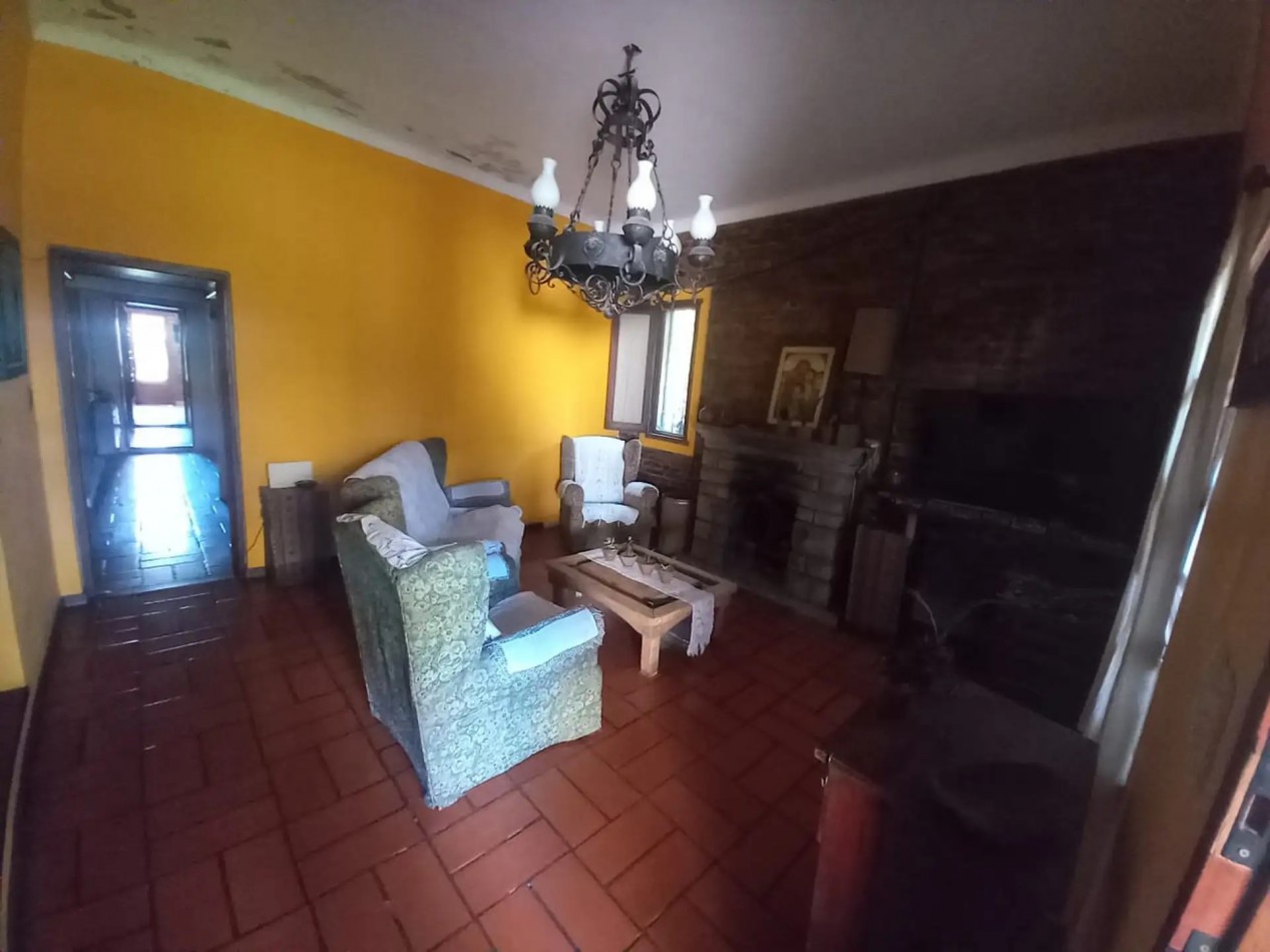 CASA CON PARQUE, Y CALIDOS AMBIENTES