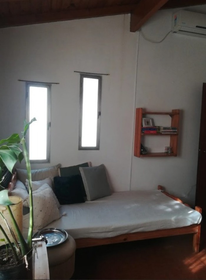 CASA AMERICANA CON LOTE BIEN UBICADA