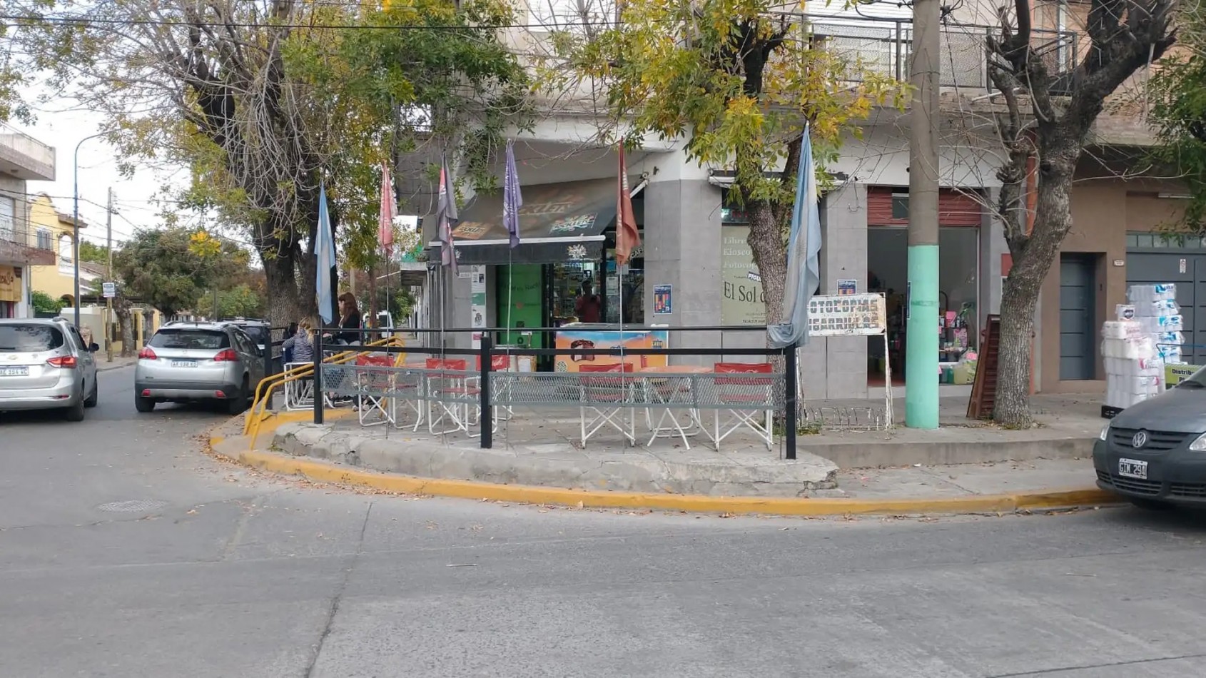 LIBRERIA EL SOL EN VENTA FRENTE A COLEGIO LINCOLN