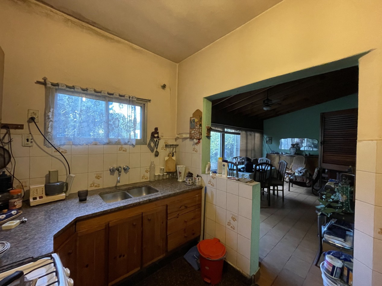 CASA CON PARQUE
