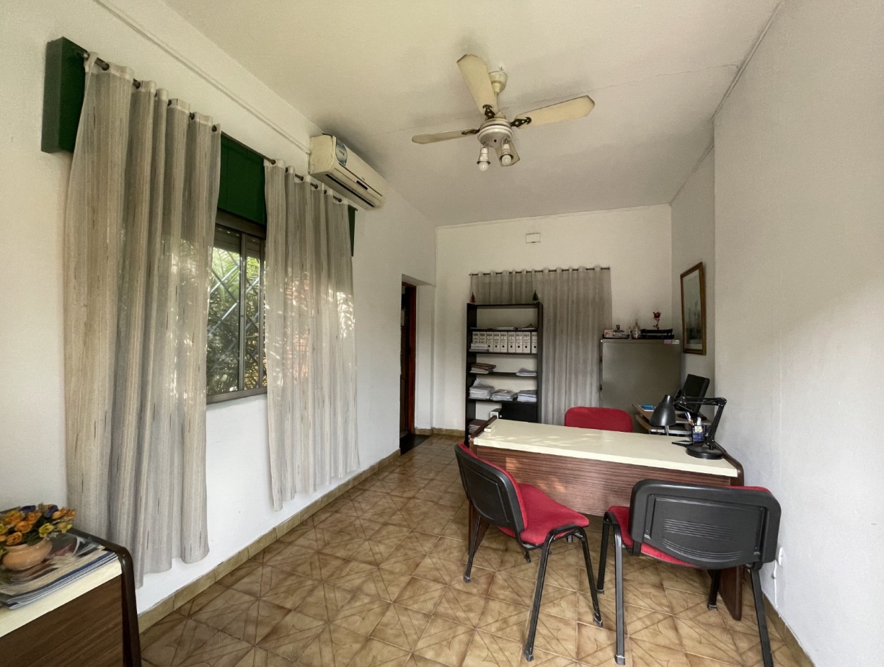 CASA CON PARQUE
