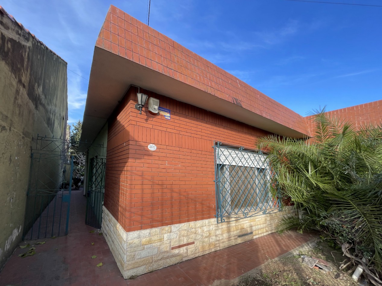 CASA CON PARQUE