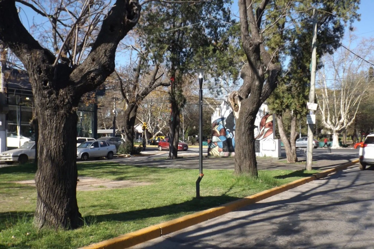 OPORTUNIDAD NUEVO VALOR, PLENO HURLINGHAM Casa a 50 mts de la plaza de Hurlingham