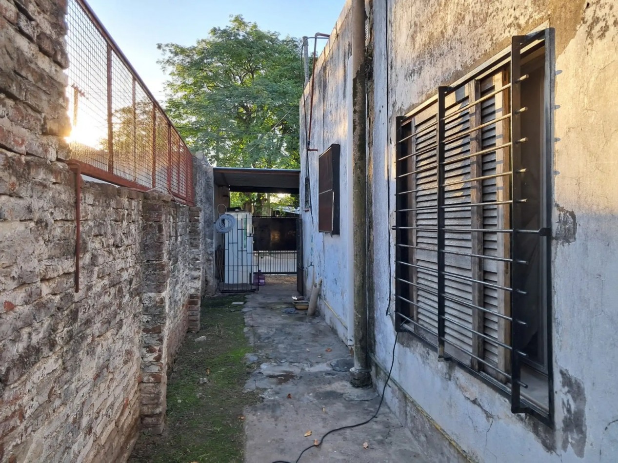 CASA CON LOTE, BUENA UBICACION