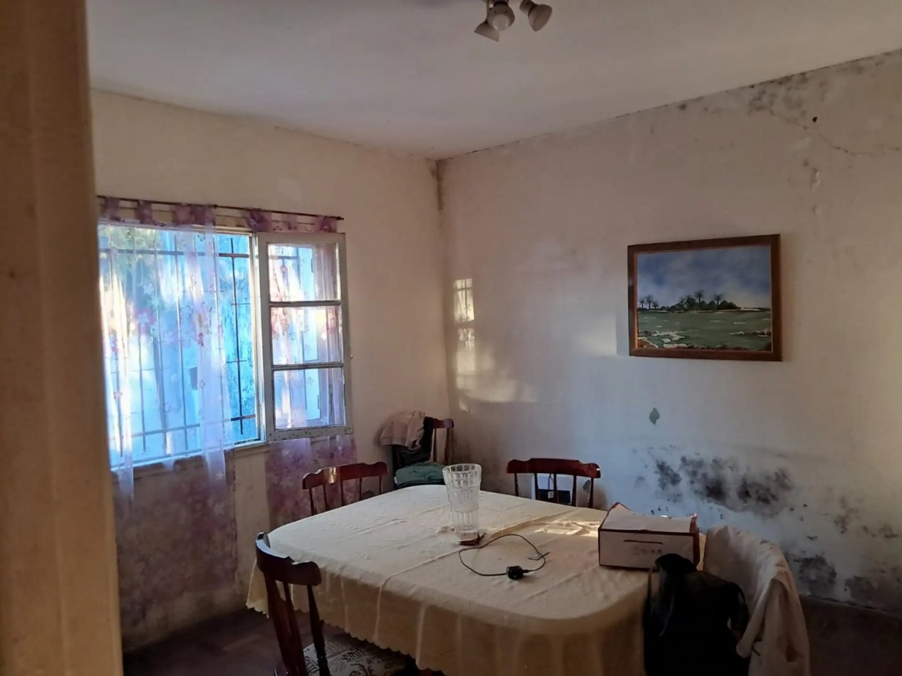 CASA CON LOTE, BUENA UBICACION
