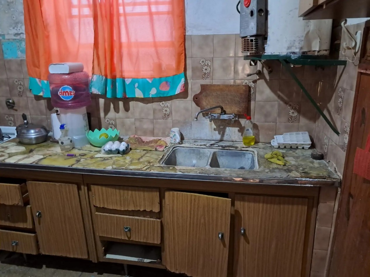 CASA CON LOTE, BUENA UBICACION