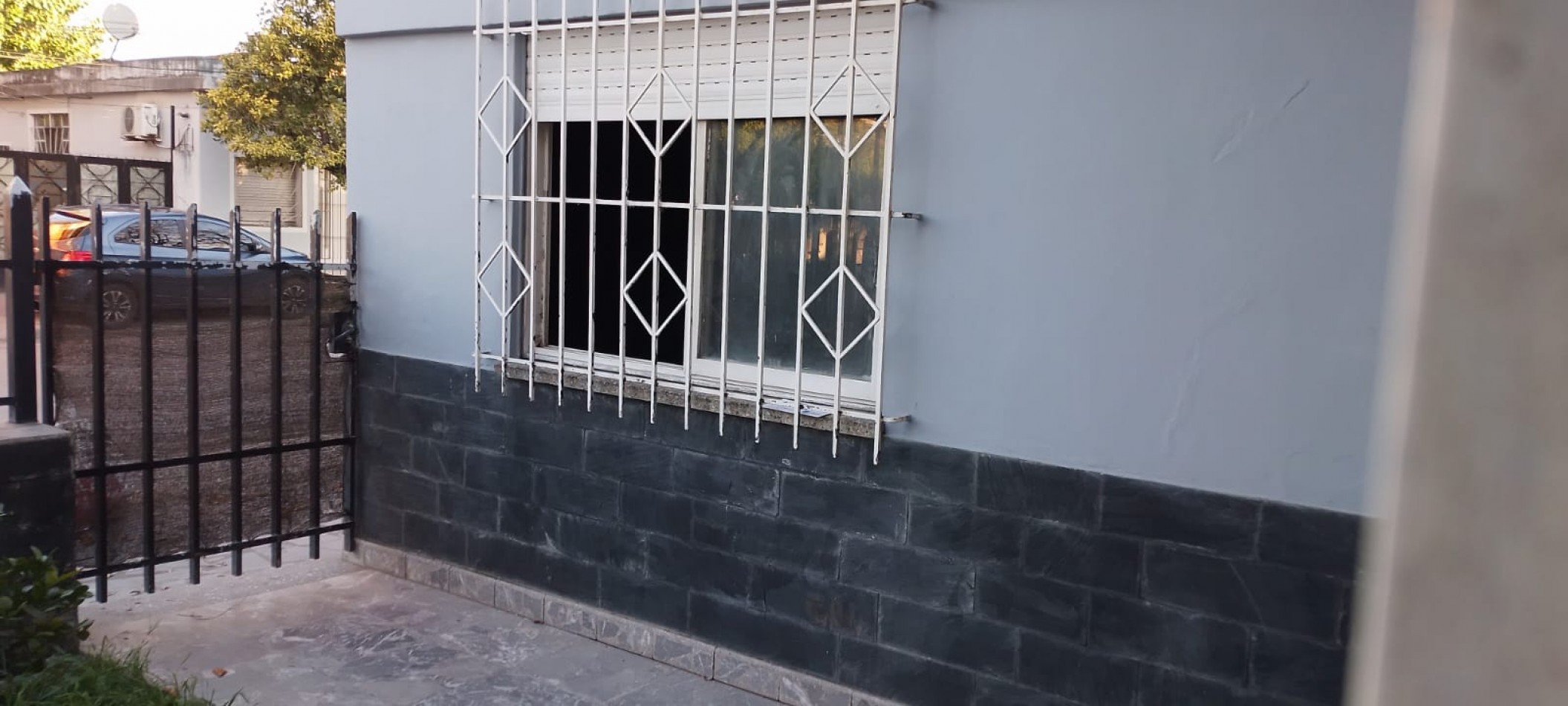 Casa amplia con piscina y bien ubicada