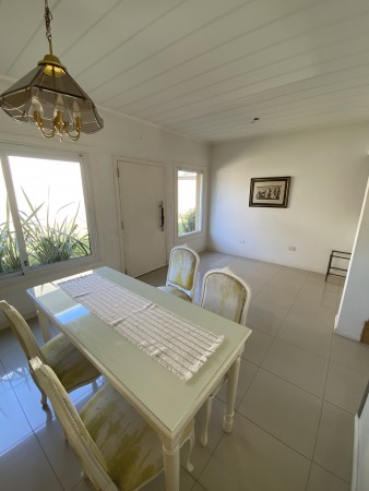 Triplex amoblado en condominio Hurlingham