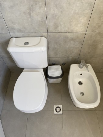 Triplex amoblado en condominio Hurlingham