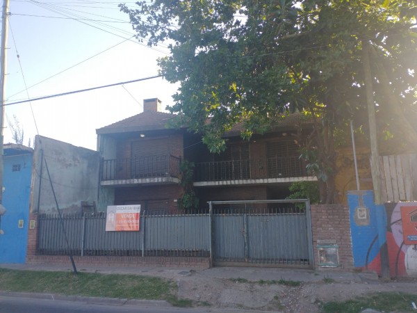 Casa a refaccionar o LOTE sobre Av. Roca Hurlingham
