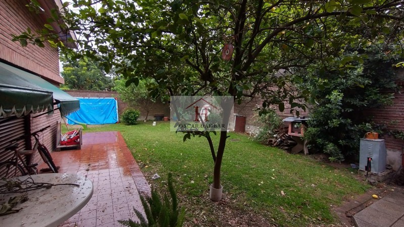 Chalet en venta sobre calle Santa Ana, Villa Club, Hurlingham