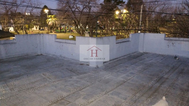 Casa en venta frente a la plaza de Villa Club
