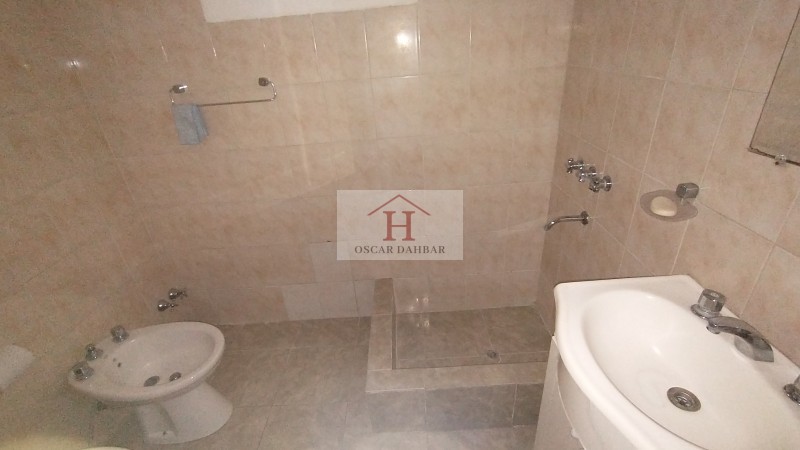 Casa con lote libre y dependencia