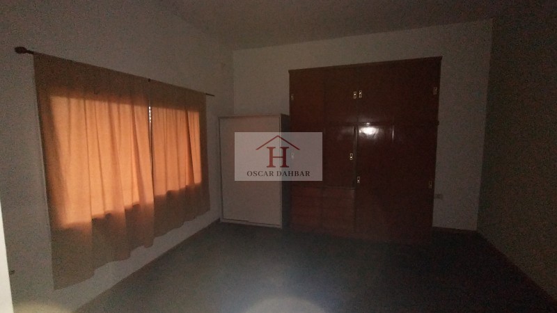 Casa con lote libre y dependencia