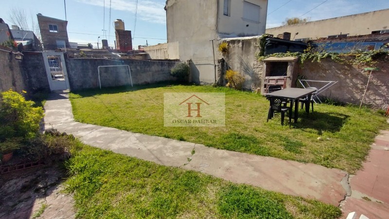 Casa en PH con lote libre
