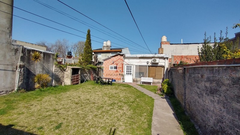Casa en PH con lote libre