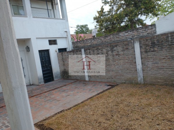 Casa en PH amplia superficie y buen diseño