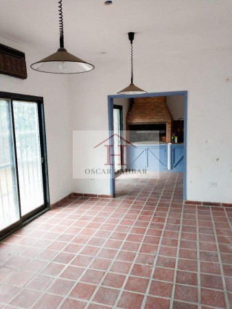 Casa en PH amplia superficie y buen diseño