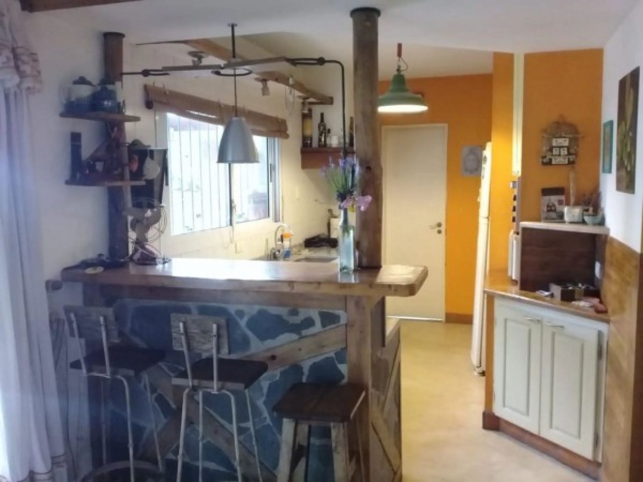 Casa con gran parque y piscina.