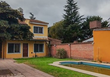 Espectacular casa con lote y piscina en Hurlingham