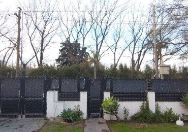 Casa sobre Combate Pavón en Villa Club