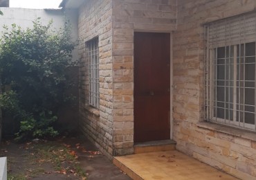Casa al frente y segunda propiedad al fondo