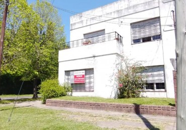 Casa sobre Santa Ana frente al Golf Hurlingham