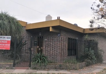 Amplia casa en una planta calle Epecuén