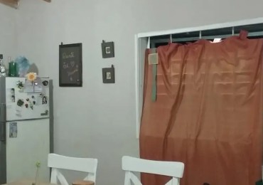 PH al fondo sobre calle Granaderos, Villa Club