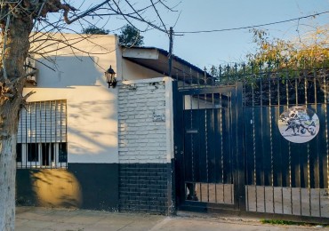 Casa con amplio lote en Villa Club