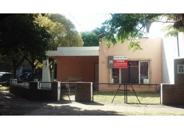 Casa en esquina Rodriguez