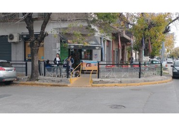 LIBRERIA EL SOL EN VENTA FRENTE A COLEGIO LINCOLN