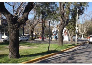OPORTUNIDAD NUEVO VALOR, PLENO HURLINGHAM Casa a 50 mts de la plaza de Hurlingham